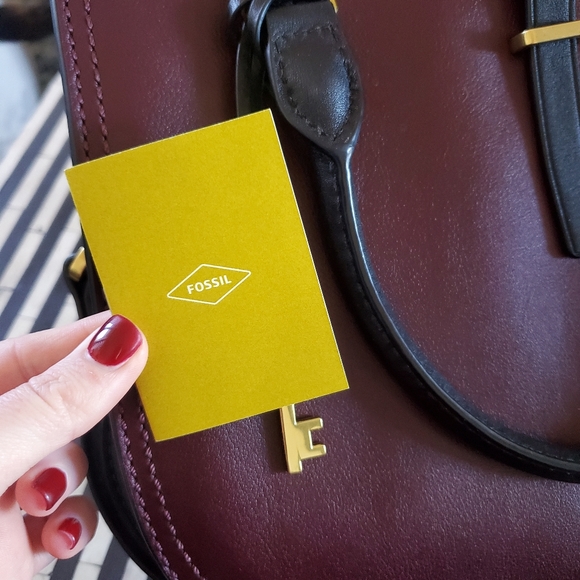 Fossil Burgundy Crossbody - Picture 2 of 4